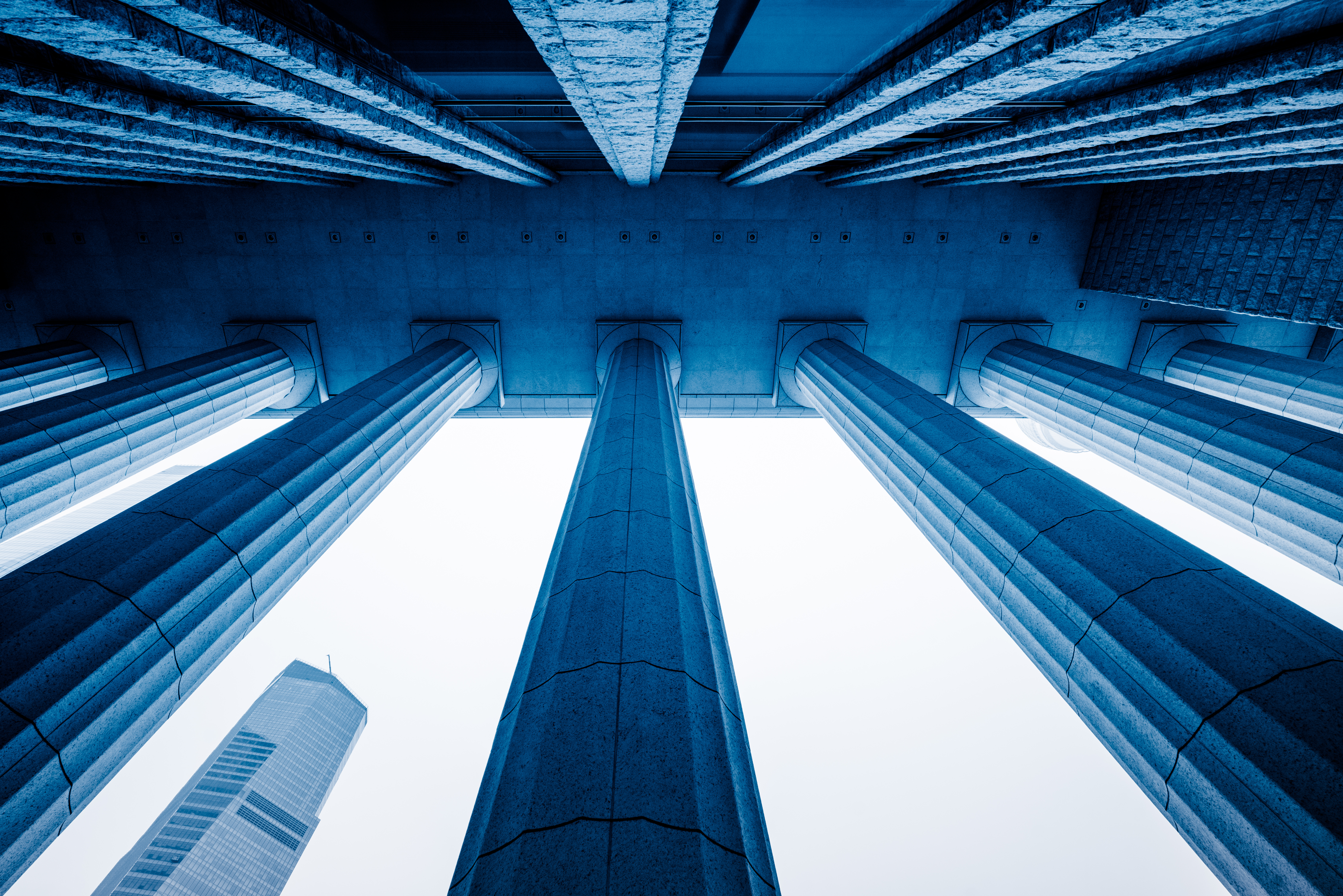 government building pillars